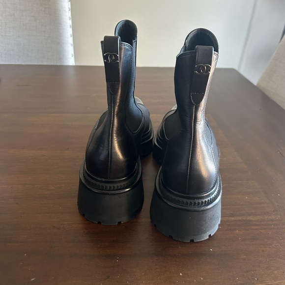 CHANEL Black Leather Ankle Boots size IT 41 - Picture 6 of 6